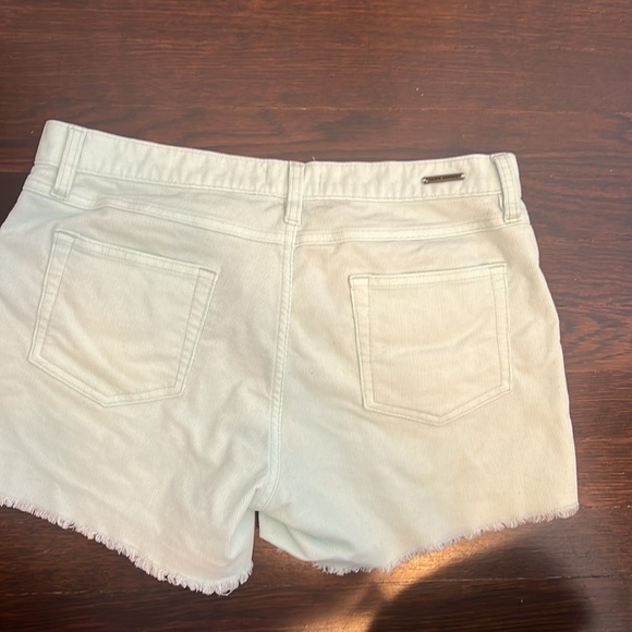 Carve shorts, size 6 - Picture 2 of 3